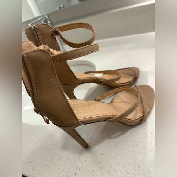 Heels - Picture 3 of 3